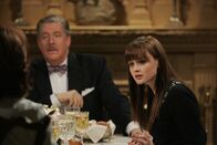Gilmore Girls – Aufstand und Revolution beim freitäglichen Abendessen der Gilmores (v.l.n.r.: Edward Herrmann, Alexis Bledel) ...