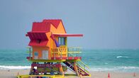 "Stadt Land Kunst"-Inspirationen – In den Straßen von Miami leuchten die Farben von den Wänden der Art-déco-Bauwerke. An den Stränden präsentieren sich freizügige Körper, karibische Akzente mischen sich mit lateinamerikanischen.