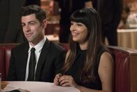 New Girl – Eine Unstimmigkeit könnte bei Schmidt (Max Greenfield, l.) und Cece (Hannah Simone, r.) für einen handfesten Ehestreit sorgen ...