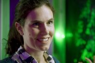 Die Rätsel der Wolken – Mira Pöhlker leitet die Abteilung Atmosphärische Mikrophysik am Leibniz-Institut für Troposphärenforschung in Leipzig. Mit Hilfe einer künstlich erzeugten Wolke untersucht sie die Vorgänge im Innern des flüchtigen Gebildes.