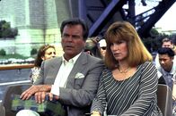 Hart aber herzlich – Wegen Jennifers (Stefanie Powers, r.) altem Jugendfreund Elliott kommt es zwischen ihr und Jonathan (Robert Wagner, l.) immer wieder zu Streitigkeiten ...