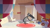 Wolf – Der Babysitter legt seinen Schützling schlafen.