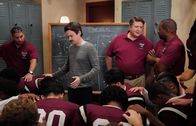 Young Sheldon – (v.r.n.l.) Coach Wilkins (Doc Farrow); George Cooper sen. (Lance Barber); Pastor Rob (Dan Byrd)