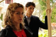 Sturm der Liebe – Kristin (Nina Schmieder, l.); Moritz (Daniel Fünffrock, r.)