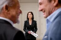Sturm der Liebe – ARD STURM DER LIEBE FOLGE 4648 Uhr im ERSTEN. Als Werner (Dirk Galuba l.) vor Christoph (Dieter Bach r.) droht ihn an Sophia (Krista Birkner m.) zu verraten, knickt der notgedrungen ein.