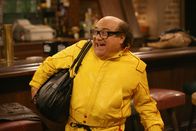 It's Always Sunny in Philadelphia – Frank (Danny DeVito) hat ein Auge auf Tante Donna geworfen ...