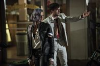 Future Man – Tiger (Eliza Coupe, l.); Josh Futturman (Josh Hutcherson, r.)