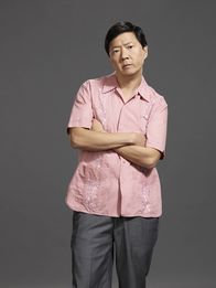 Community – (6. Staffel) - Strebt eine Karriere in Hollywood an: Chang (Ken Jeong) ...