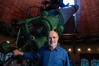 Terra X: Faszination Universum – Die Weiten des Universums scheinen grenzenlos, unser Verstand aber kann Unendlichkeit nicht erfassen. Gibt es vielleicht doch eine Grenze? Harald Lesch wagt den Blick zum Rand der Welt.