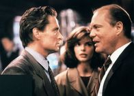 Basic Instinct – Michael Douglas (Det. Nick Curran), Jeanne Tripplehorn (Dr. Beth Garner), Daniel von Bargen (Lt. Nilsen).