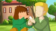 Lauras Stern – Laura und Leander streicheln das Schulmeerschweinchen.