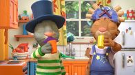 Pip und Posy – Ein Becher Milch kann gegen den Befall von "Dummelitis" helfen.