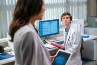 The Good Doctor – Christina Chang (Dr. Audrey Lim), Freddie Highmore (Dr. Shaun Murphy).