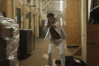 The Collective – Lucas Till als Sam