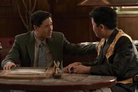 Fresh off the Boat – Louis Huang (Randall Park, l.); Eddie Huang (Hudson Yang, r.)