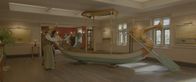 Theodosia – Die Barke von Ramses des Zweiten kommt als Leihgabe in das "Museum für seltsame Artefakte und Legenden". Aber mit ihr erreicht auch jede Menge Heka Theos Zuhause. Von links: Henrietta (Elisa Doughty), Alistair (Rik Young), Clive (Jethro Skinner)