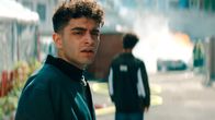 Informant - Angst über der Stadt – Nazir (Alireza Ahmadi) ist fassungslos: Hat sein Bruder Raza sein Auto angezündet? (mit Shadi Eck)