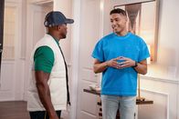 All American – (v.li.): Taye Diggs (Billy Baker), Michael Evans Behling (Jordan Baker).
