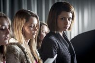 Der letzte Bulle – Romy (Nadia Hilker, r.)