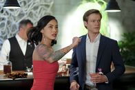 MacGyver – Desi Nguyen (Levy Tran, l.); Angus MacGyver (Lucas Till, r.)