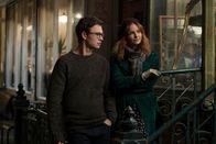 Der Distelfink – L-R: Theo (Ansel Elgort), Pippa (Ashleigh Cummings)
