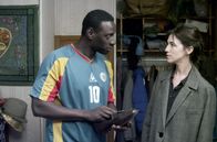 Heute bin ich Samba – In der Beziehung zwischen Samba (Omar Sy) und Alice (Charlotte Gainsbourg) treffen zwei völlig unterschiedliche Lebenswelten aufeinander.