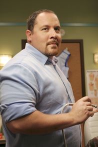 Monk – Ist der Zahnarzt Dr. Bloom (Jon Favreau) wirklich ein Mörder?