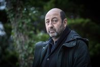 Stiller Verdacht – Thomas Kertez (Kad Merad) versucht alles, um die gegen ihn vorgebrachten Anschuldigungen zu entkräften.