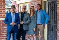Unser Traumhaus: Umzug oder Umbau? – (v.l.n.r.) Andrew Winter; Neale Whitaker; Lyndi; Les