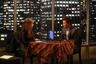 Last Man Standing – John Baker (Jonathan Taylor Thomas, r.), der Besitzer des Restaurants in dem Kristin (Amanda Fuller, l.) arbeitet, hat es ihr angetan ...