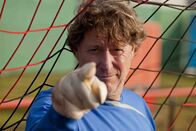 Danni Lowinski – Steht der Obdachenlosen-Fußballmannschaft bei: Toni Schumacher (Toni Schumacher) ...
