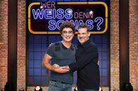Wer weiß denn sowas? – Treten bei "Wer weiß denn sowas?" als Kandidaten an: Der Comedian Atze Schröder (l.) und der Schauspieler und Komiker Rick Kavanian (r.).