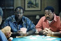Malcolm mittendrin – L-R: Abraham 'Abe' Kenarban (Gary Anthony Williams, l.) und Brian (Edward James Gage)