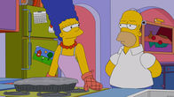 Die Simpsons – Homer Simpson (r.) weiß nicht, was er davon halten soll, dass seine Frau Marge (l.) regelmäßig zum Psychiater geht. Ist die Ehe mit ihm wirklich so unerträglich?