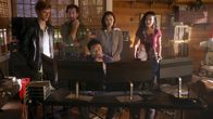 MacGyver – (v.l.n.r.) Angus MacGyver (Lucas Till); Russ Taylor (Henry Ian Cusick); Wilt Bozer (Justin Hires); Desi Nguyen (Levy Tran); Matty Webber (Meredith Eaton); Riley Davis (Tristin Mays)