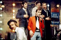 Udo Lindenberg & das Panikorchester: 50 Jahre Rock'n'Roll in der bunten Republik – Udo Lindenberg (3.v.r.) und das Panikorchester 1973 in ihrer Stammkneipe Onkel Pö