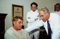 Ein himmlischer Freund – (v.li.) Heinz Hoenig (Johannes Engel), Wolf Roth (Prof. Schönborn).