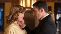 Velvet – Cristina Otegui (l., Manuela Velasco) und Alberto Marquez (r., Miguel Ángel Silvestre).