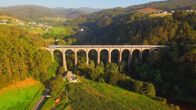 Traumzüge – Auf der Reise nach Bilbao passiert der Zug 18 Brücken.
