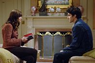 Gilmore Girls – Erst als Jess (Milo Ventimiglia, r.) wieder bei ihr auftaucht, begreift Rory (Alexis Bledel, l.), dass sie ihr Leben endlich selbst in die Hand nehmen muss ...