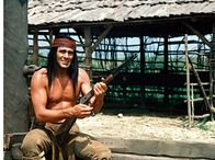 Ulzana – Membreno-Häuptling Ulzana (Gojko Mitic) will seine Frau Leona, die von dem korrupten Captain Burton im Fort Craig festgehalten wird, mit einer List befreien.