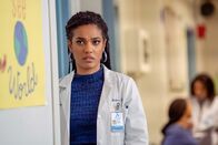 New Amsterdam – Dr. Helen Sharpe (Freema Agyeman) Die Verwendung des sendungsbezogenen Materials ist nur mit dem Hinweis und Verlinkung auf TVNOW gestattet.