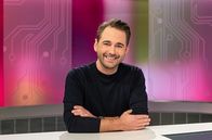 Planet Wissen – Moderator Dennis Wilms.