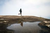 Brasilien - Blickpunkt Rio – Fotograf Rafael Duarte begleitet unter anderem einen Ultramarathonläufer, der in den Stadtwäldern von Rio trainiert.