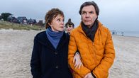 Der Usedom-Krimi – Karin Lossow (Katrin Sass) und Dr. Brunner (Max Hopp)