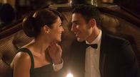 Velvet – Ana Ribera (l., Paula Echevarría) und Alberto Marquez (r., Miguel Ángel Silvestre).