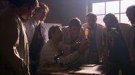 Die glorreichen 10 – Thomas Alva Edison begutachtet eine Glühbirne.