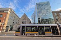 Mit dem Zug ... – Das irische Wort „luas“ bedeutet Geschwindigkeit: Nach ihm ist die Straßenbahn in Dublin benannt.
