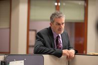 Gray – Kevin Tagg (Rupert Everett)