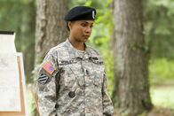 Major Movie Star – Der toughe Sergeant Louisa Morley (Vivica A. Fox) hat von Anfang an das Hollywood Starlet Megan Valentine im Visier und wird keine Fehler dulden ...